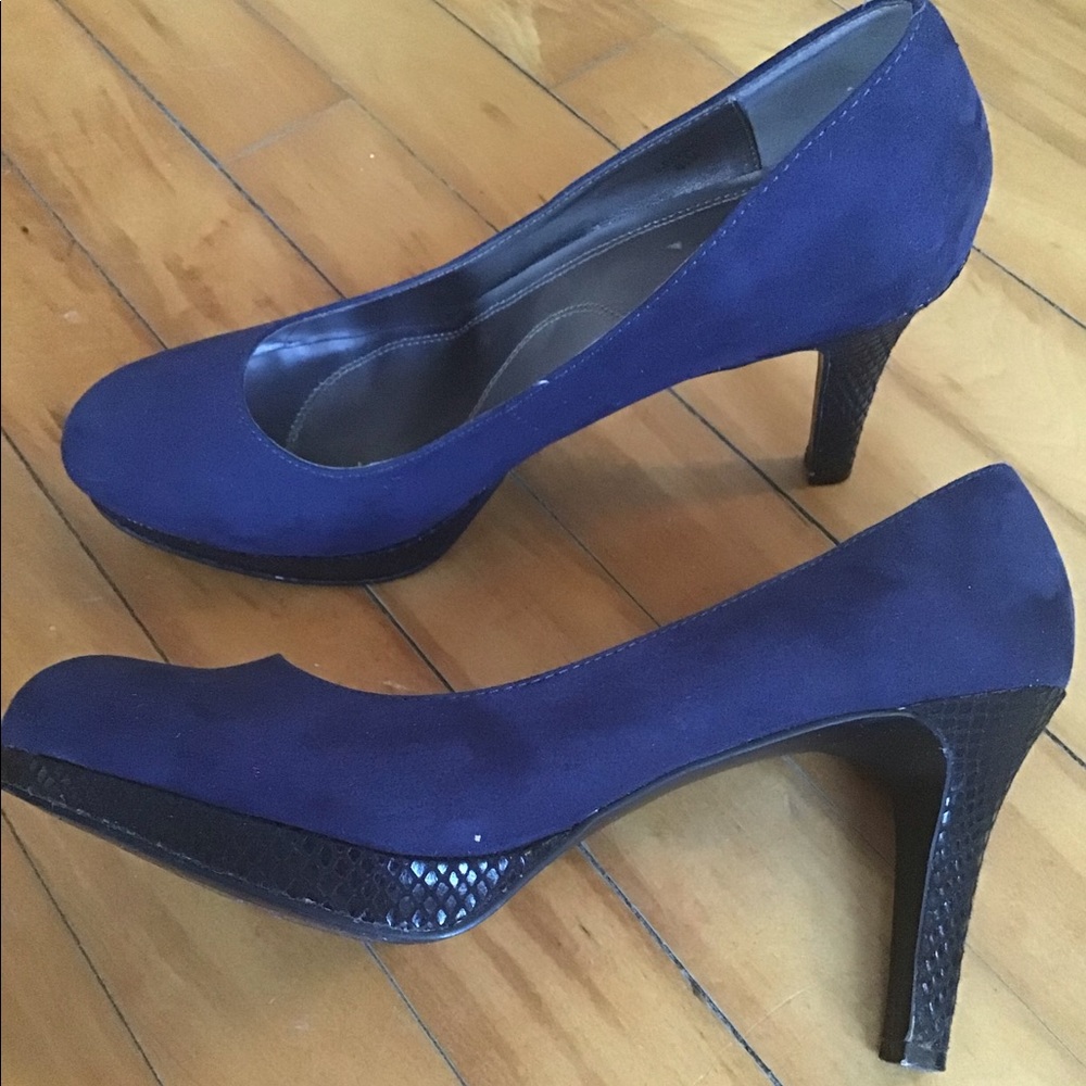 Tahari High Heels